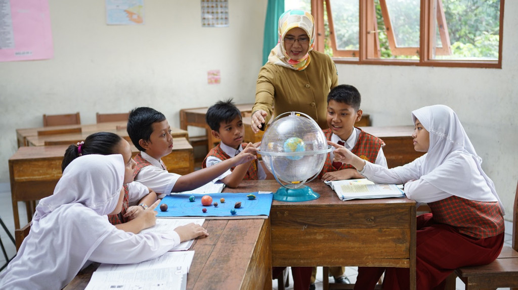 Kemensos Buka Lowongan 1.554 Formasi Guru Sekolah Rakyat, Cek Syaratnya di Sini!