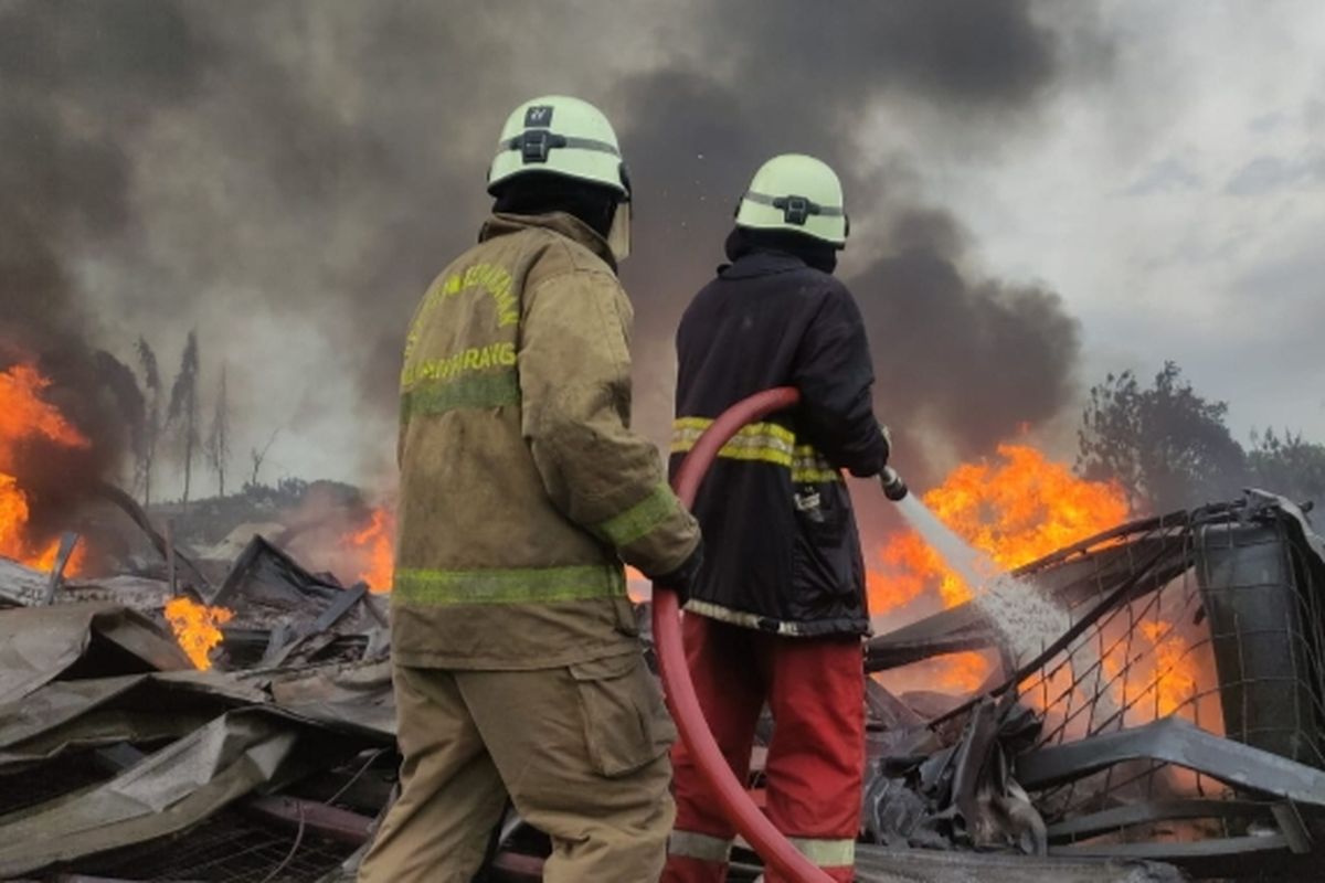 Kebakaran di Tambora Jakarta Barat: Hanguskan 70 Rumah, 100 KK Terdampak